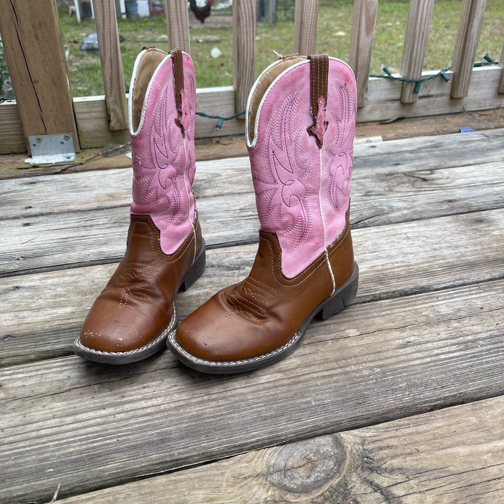 Kids boots! Size 12. Soles in great condition. Has a few scratches on the toes
